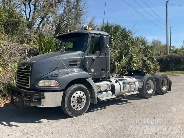 Mack CXU613 Motrici e Trattori Stradali