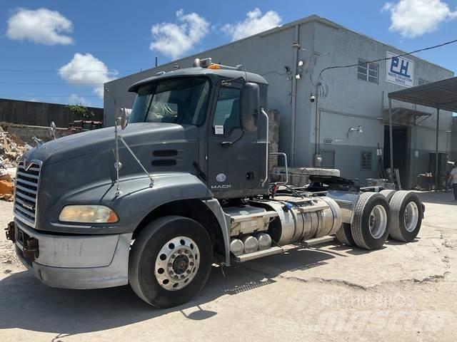 Mack CXU613 Motrici e Trattori Stradali