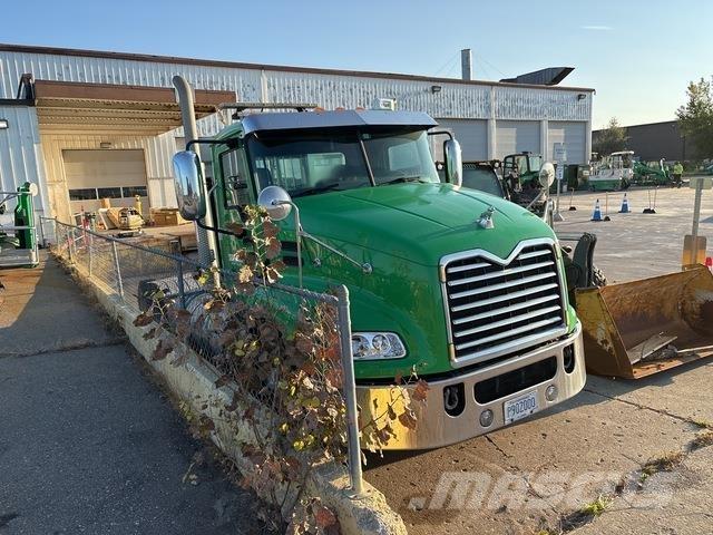 Mack CXU613 Motrici e Trattori Stradali