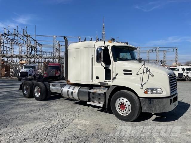 Mack CXU613 Motrici e Trattori Stradali