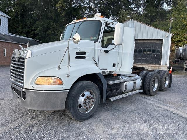 Mack CXU613 Motrici e Trattori Stradali