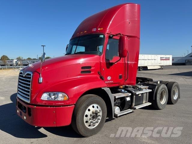 Mack CXU613 Motrici e Trattori Stradali