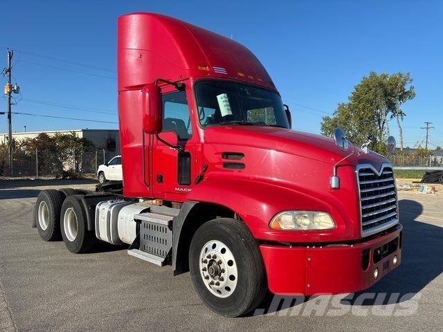 Mack CXU613 Motrici e Trattori Stradali