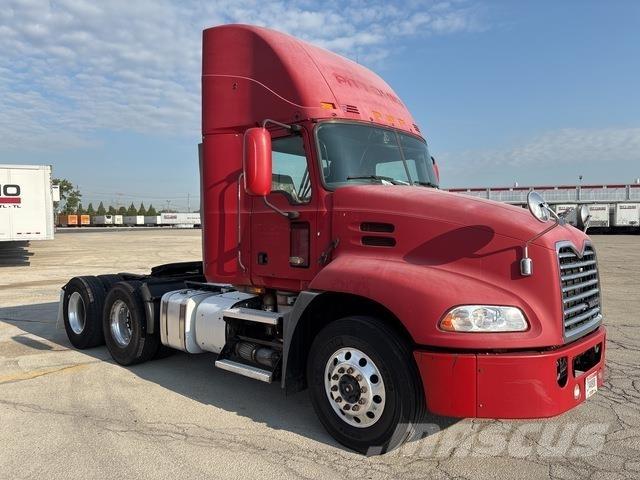Mack CXU613 Motrici e Trattori Stradali