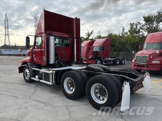Mack CXU613 Motrici e Trattori Stradali