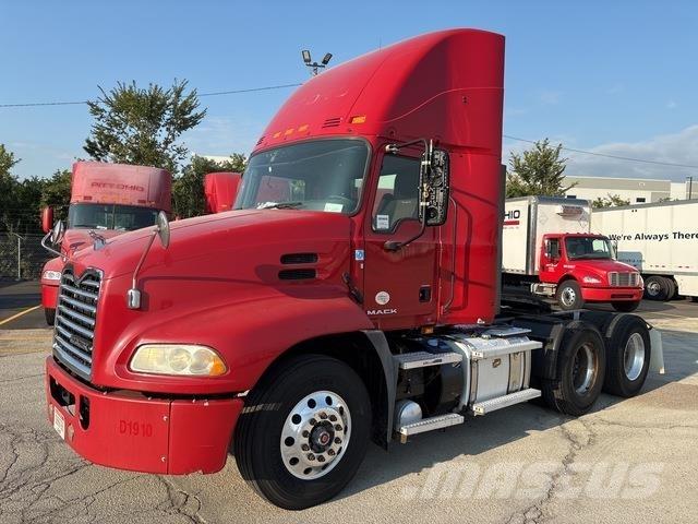Mack CXU613 Motrici e Trattori Stradali