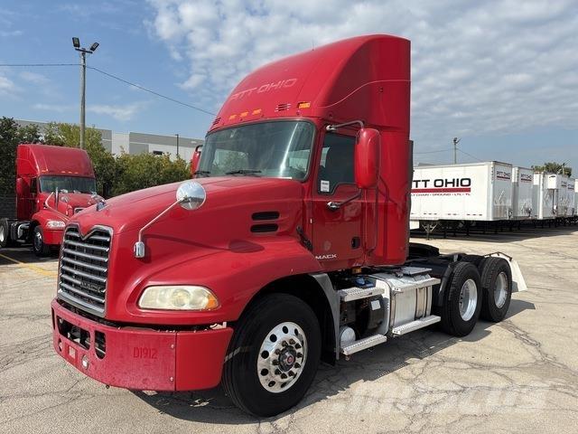 Mack CXU613 Motrici e Trattori Stradali