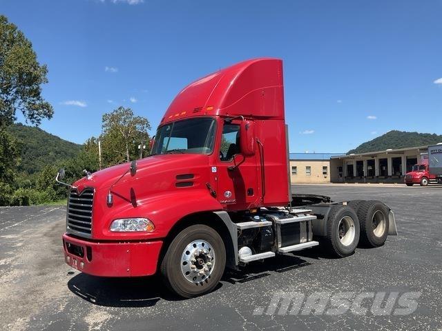 Mack CXU613 Motrici e Trattori Stradali