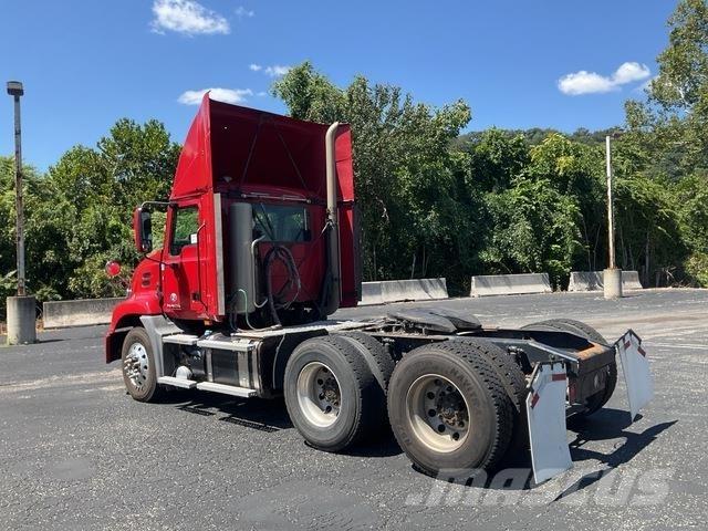 Mack CXU613 Motrici e Trattori Stradali