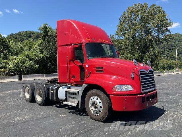 Mack CXU613 Motrici e Trattori Stradali