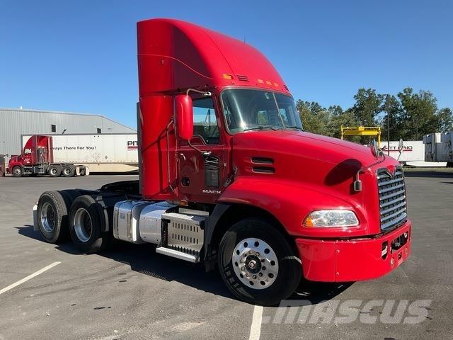 Mack CXU613 Motrici e Trattori Stradali