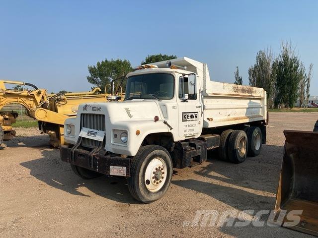 Mack DM686S Camion ribaltabili