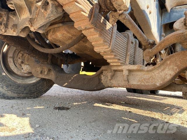 Mack DM686S Camion ribaltabili