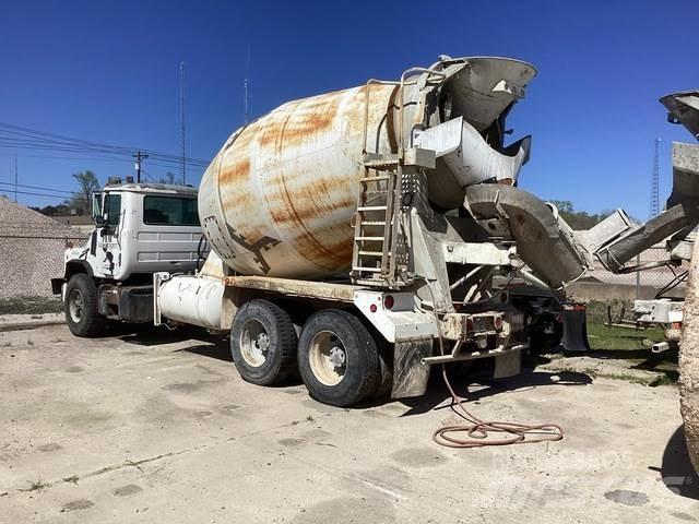Mack DM690S Camion altro