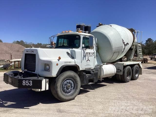 Mack DM690S Camion altro