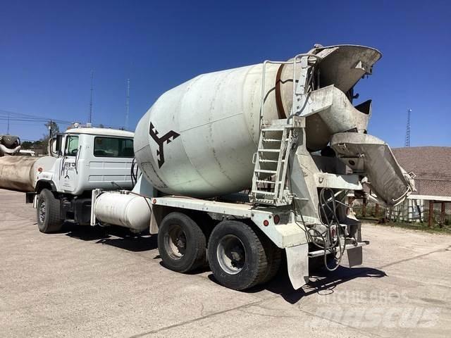 Mack DM690S Camion altro