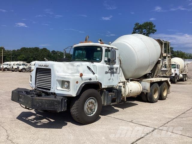 Mack DM690S Camion altro
