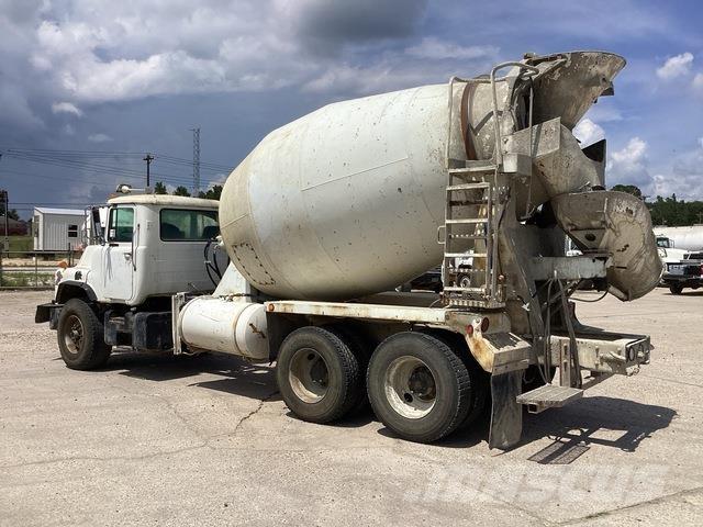 Mack DM690S Camion altro