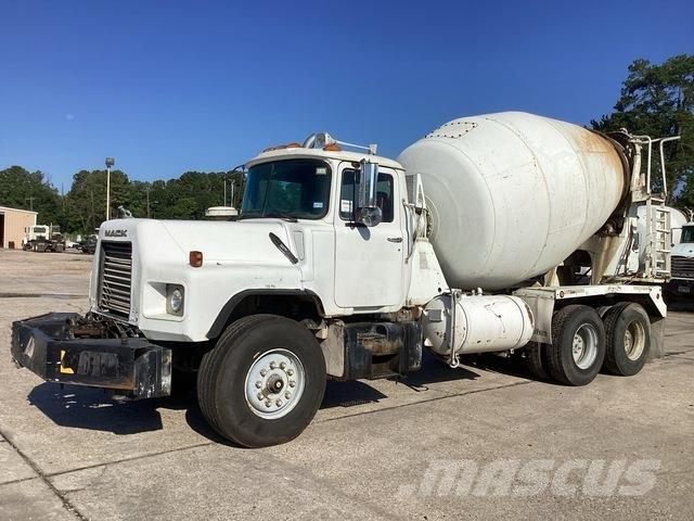 Mack DM690S Camion altro