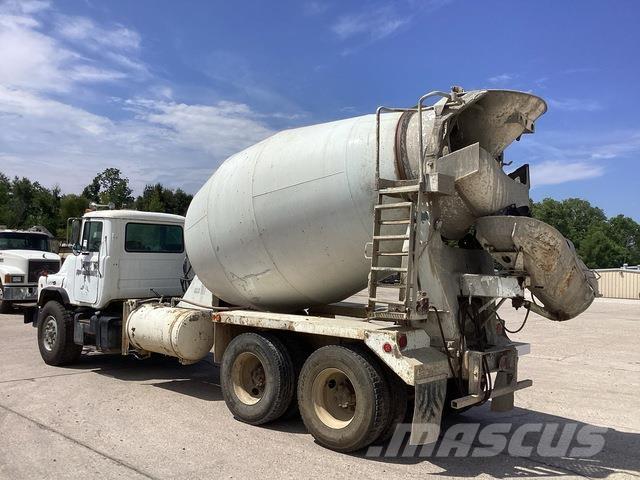 Mack DM690S Camion altro