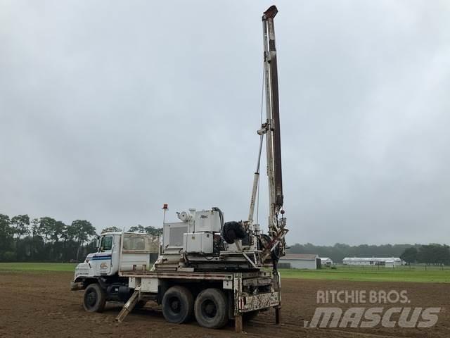 Mack DMM6906S Autocarro per perforatrice mobile