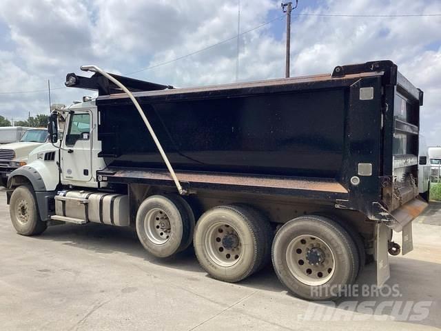 Mack GR64F Camion ribaltabili