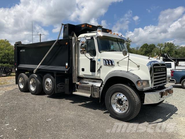 Mack GR64F Camion ribaltabili