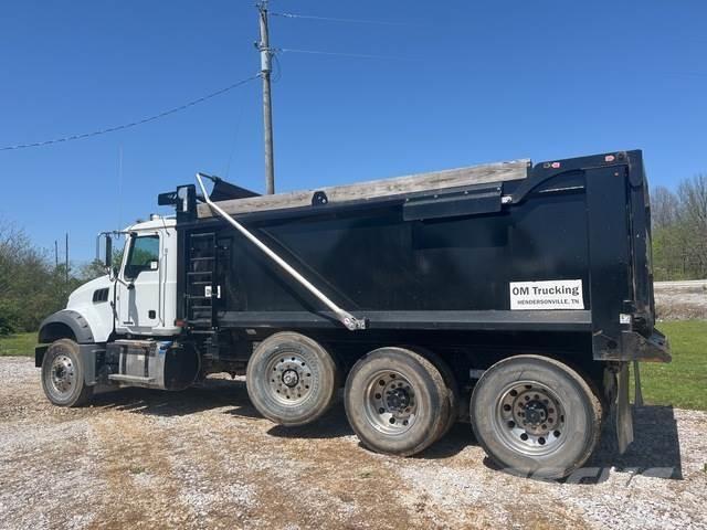 Mack GR84F Camion ribaltabili