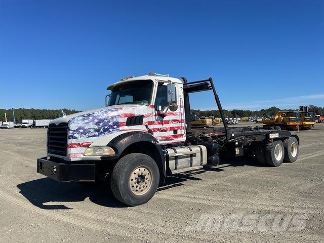 Mack GU533 Camion con gancio di sollevamento