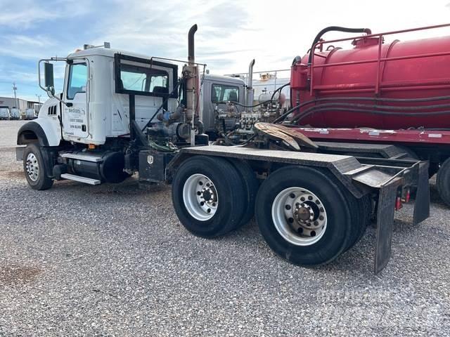 Mack GU713 Motrici e Trattori Stradali