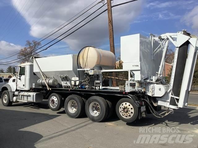 Mack GU713 Betoniere