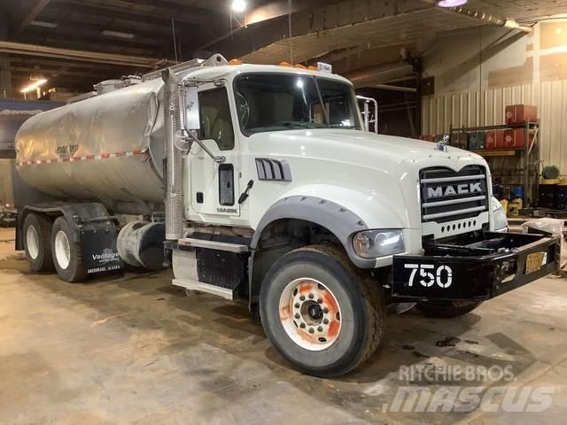 Mack GU713 Autocisterne