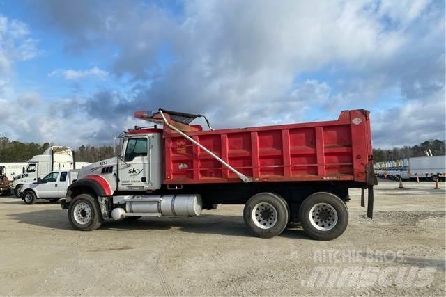Mack GU713 Camion ribaltabili