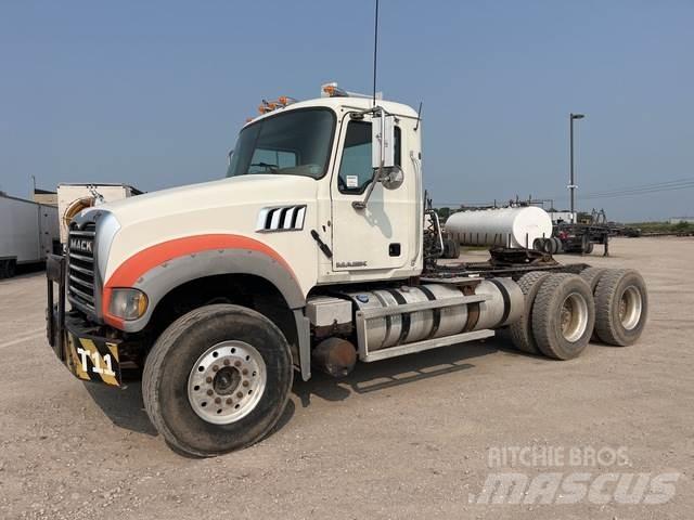 Mack GU713 Motrici e Trattori Stradali