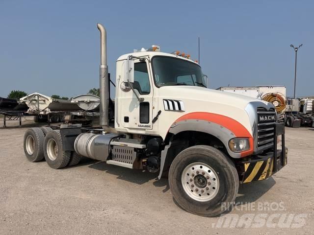 Mack GU713 Motrici e Trattori Stradali