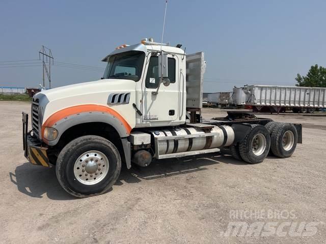 Mack GU713 Motrici e Trattori Stradali