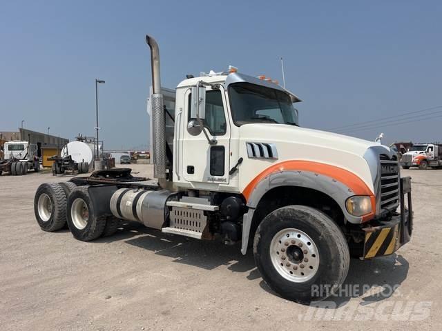 Mack GU713 Motrici e Trattori Stradali