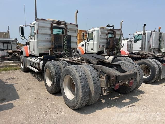 Mack GU713 Motrici e Trattori Stradali