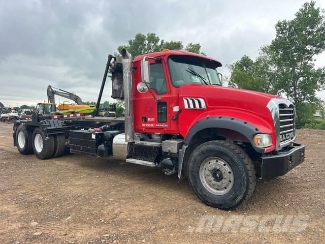 Mack GU713 Camion con cassone scarrabile