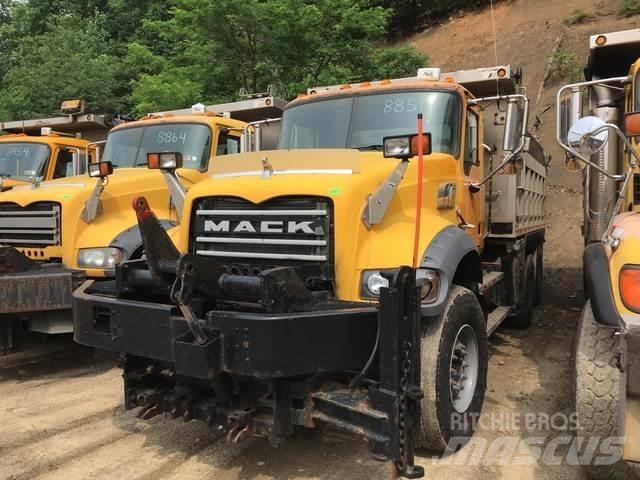 Mack GU713 Lame spazzaneve e aratri