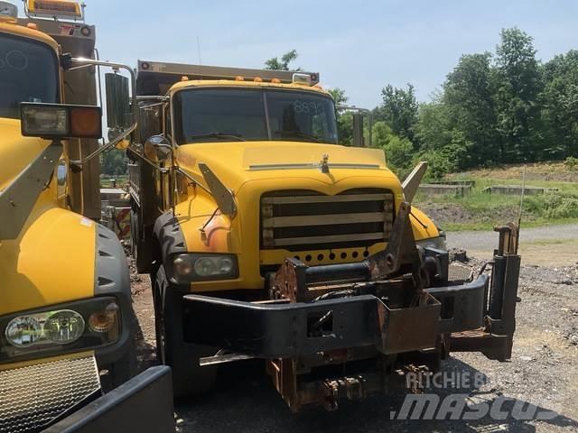 Mack GU713 Lame spazzaneve e aratri