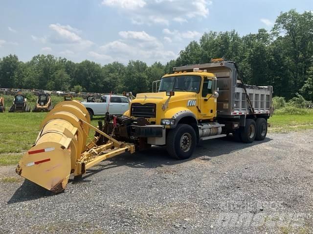Mack GU713 Lame spazzaneve e aratri