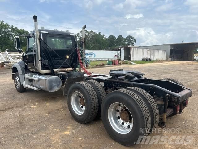 Mack GU713 Motrici e Trattori Stradali