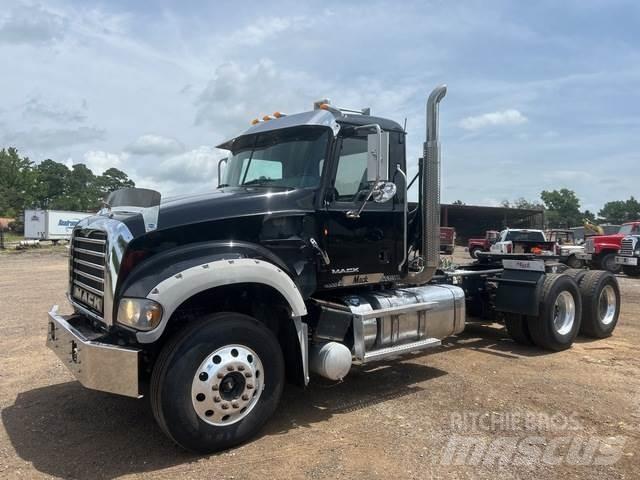 Mack GU713 Motrici e Trattori Stradali