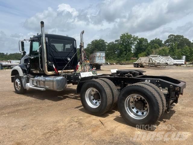 Mack GU713 Motrici e Trattori Stradali