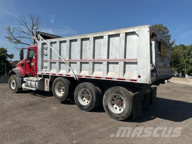 Mack GU713 Camion ribaltabili