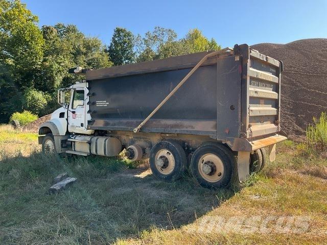 Mack GU713 Camion ribaltabili