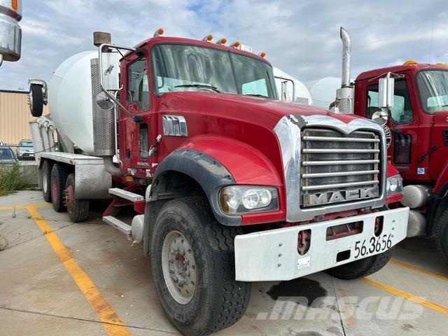 Mack GU713 Camion altro