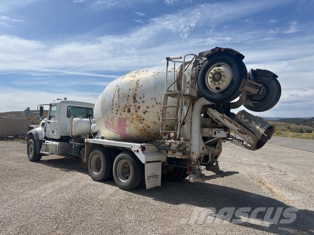 Mack GU713 Camion altro