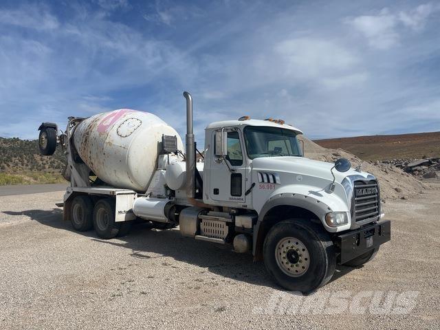 Mack GU713 Camion altro
